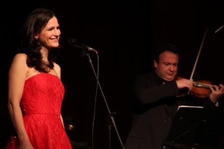 Manca Izmajlova in Benjamin Izmajlov “100 srčnih koncertov”, 21.12.2014 22